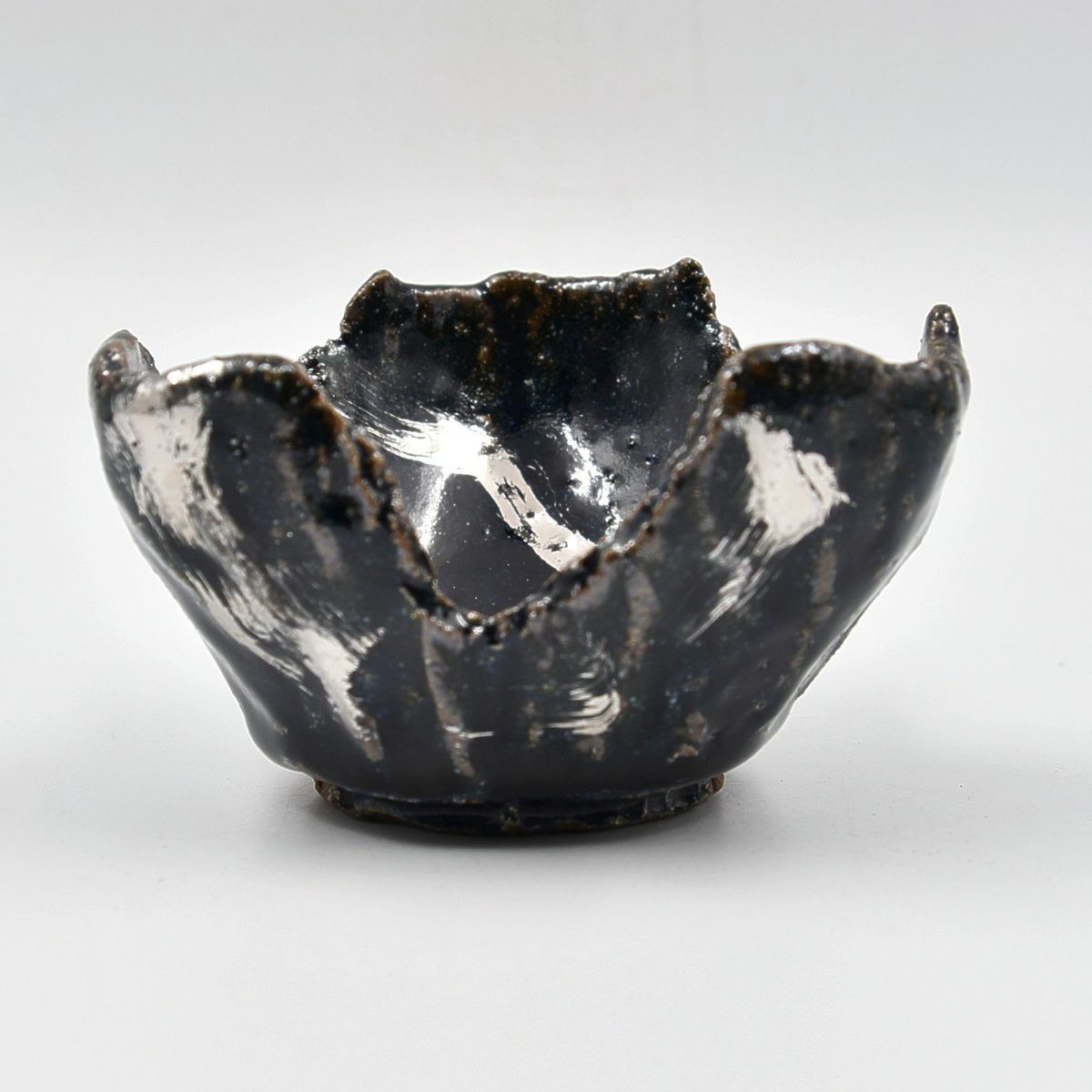 富田啓之　炭化磁土ぐい呑　共箱 富田啓之 炭化磁土ぐい呑 共箱